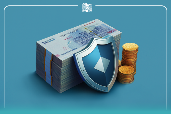 سپر در کنار اسکناس و سکه؛ تصویر مفهومی محافظت از سرمایه